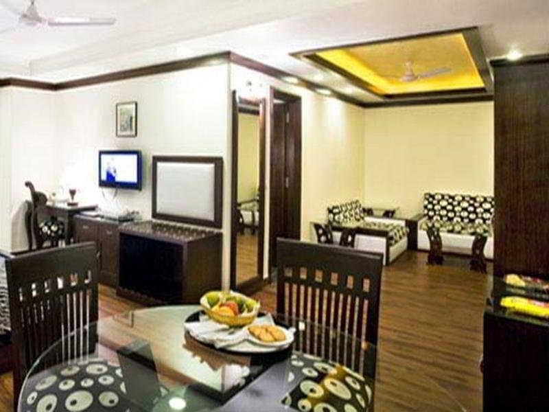 Hotel Bluestone Nehru Place By The Cosy Hotels New Delhi Exterior photo