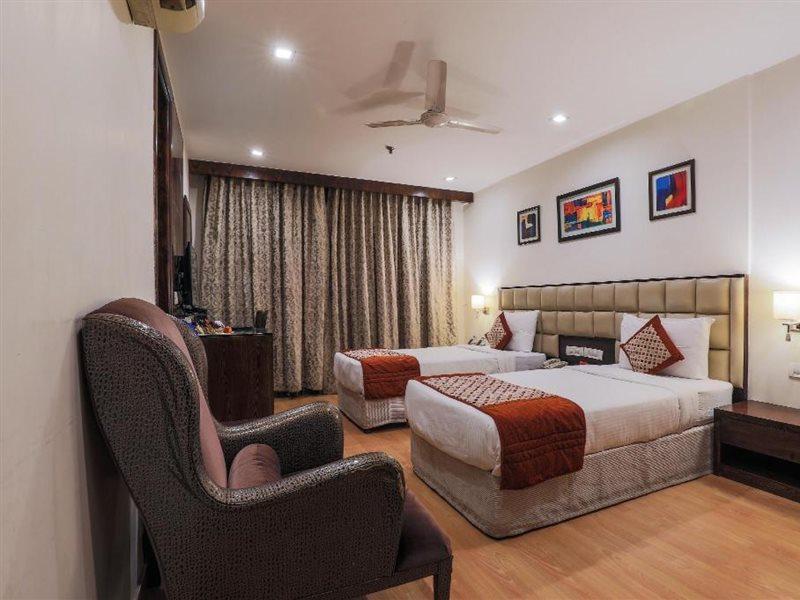 Hotel Bluestone Nehru Place By The Cosy Hotels New Delhi Exterior photo