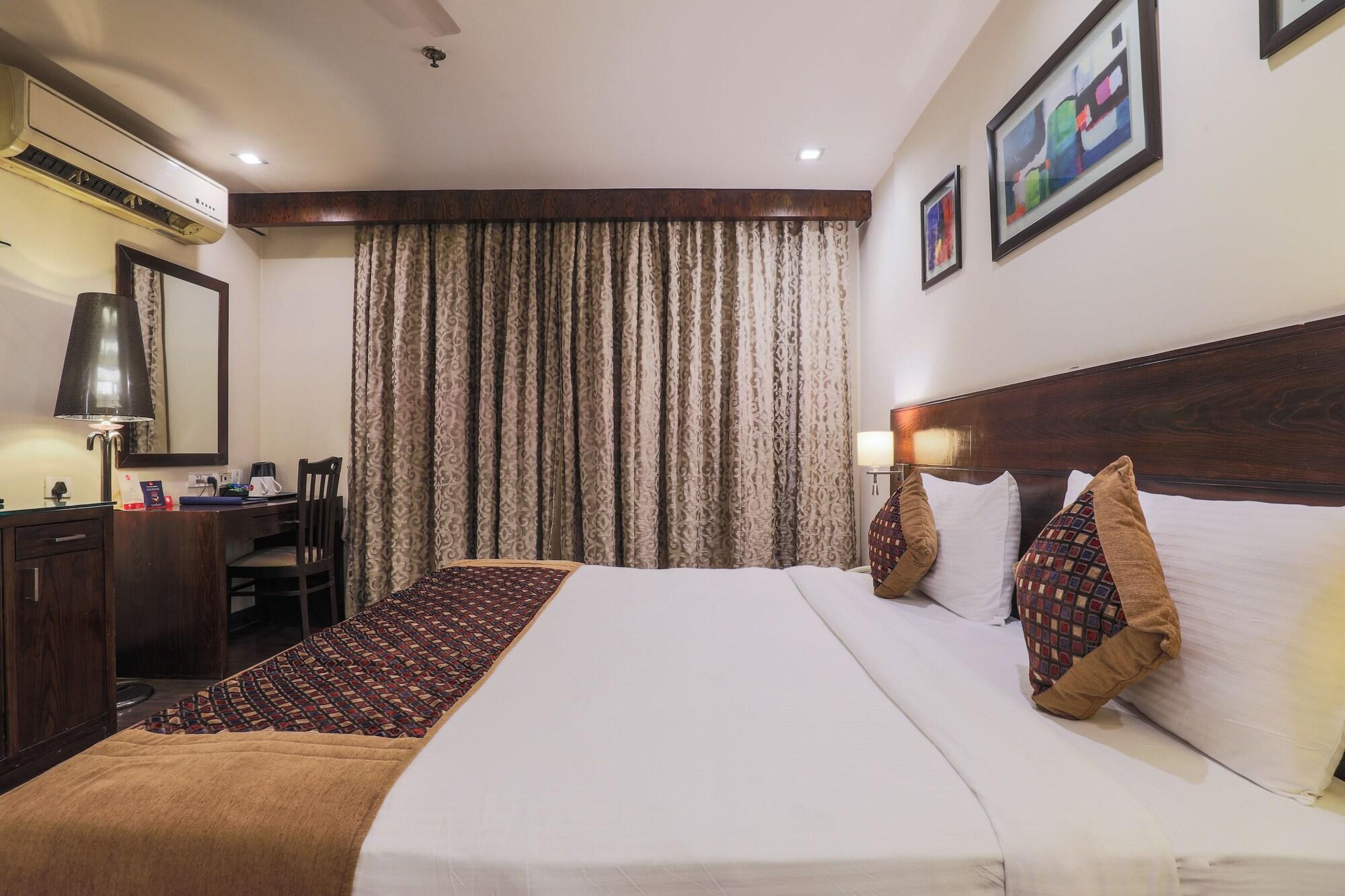 Hotel Bluestone Nehru Place By The Cosy Hotels New Delhi Exterior photo