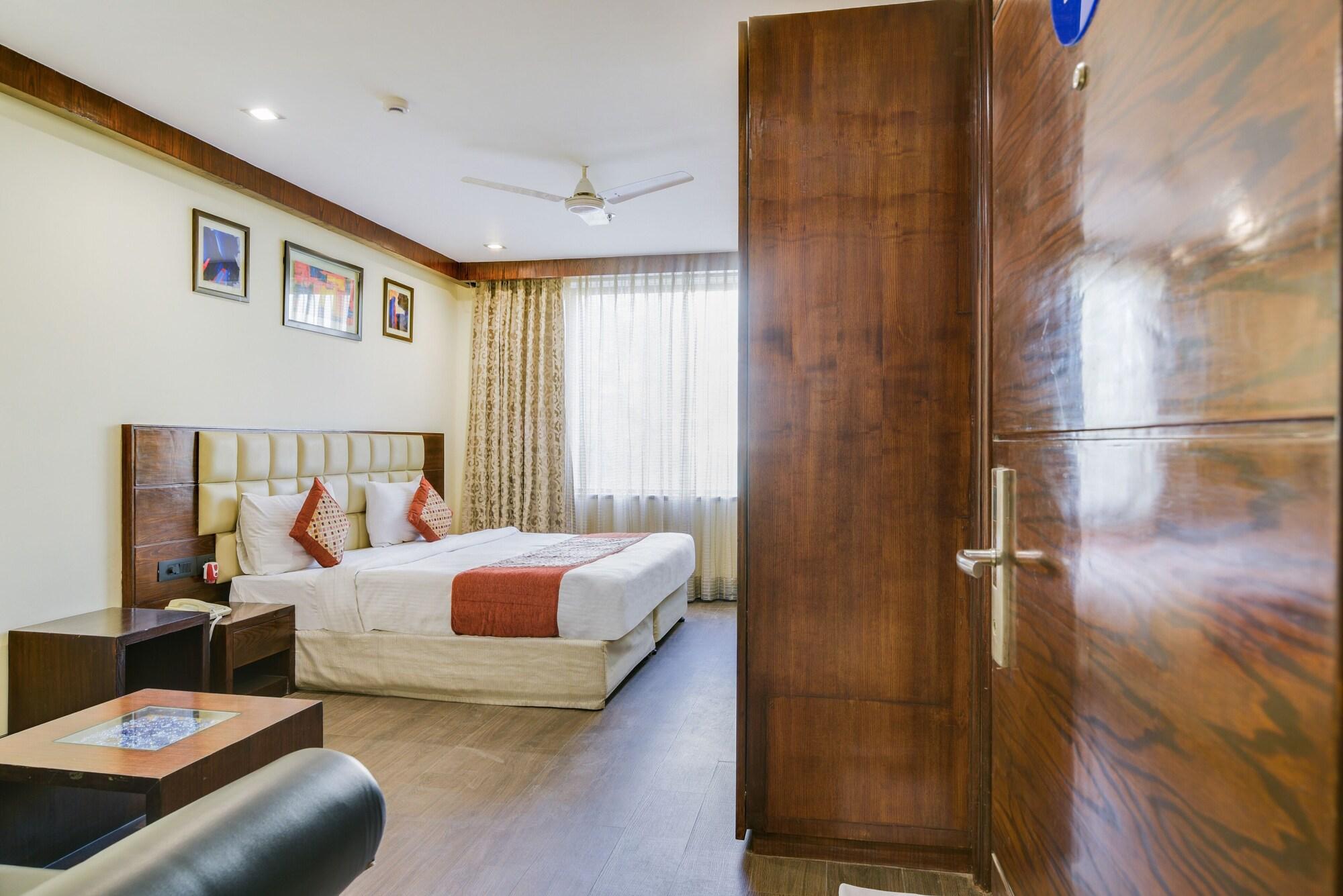 Hotel Bluestone Nehru Place By The Cosy Hotels New Delhi Exterior photo