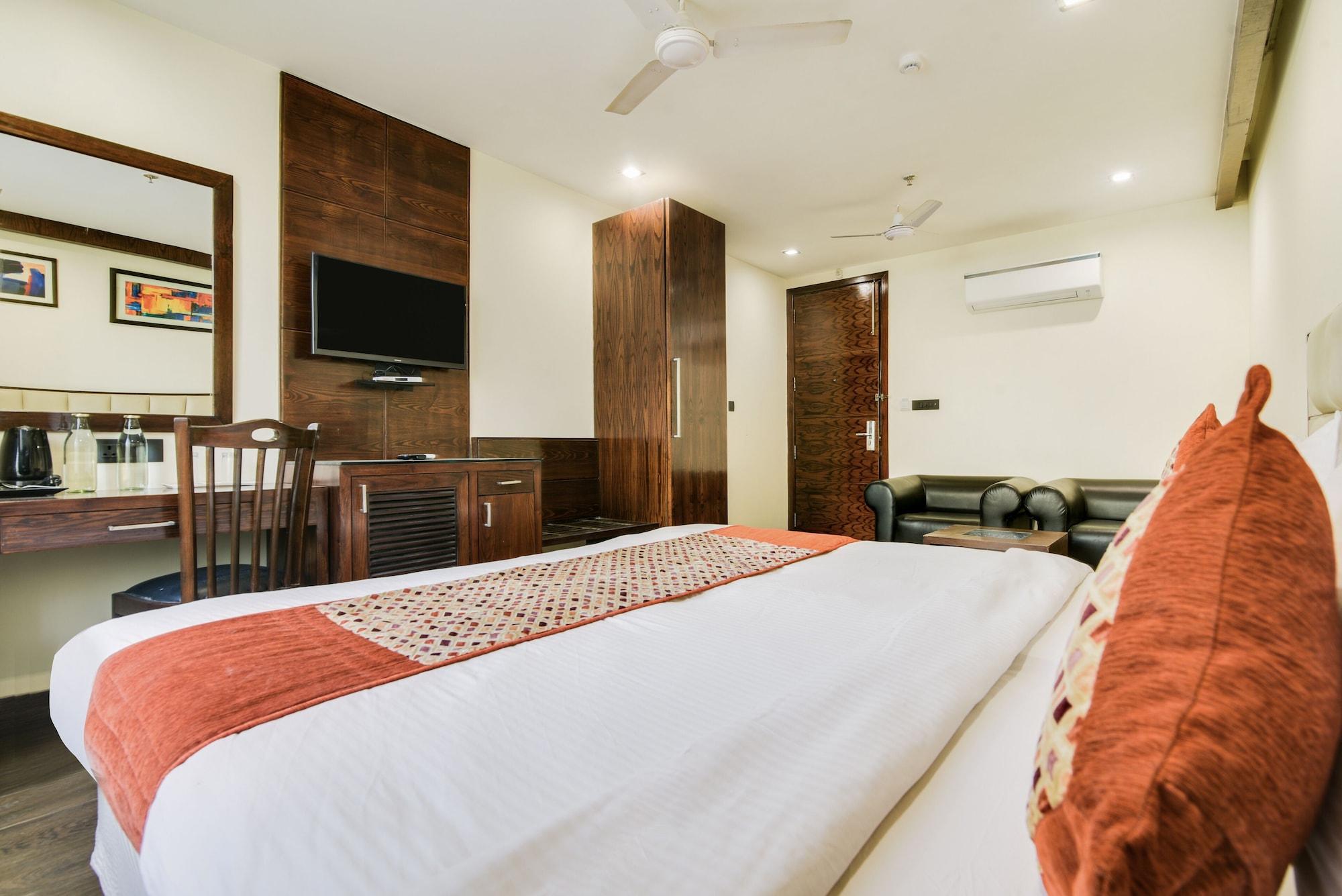 Hotel Bluestone Nehru Place By The Cosy Hotels New Delhi Exterior photo