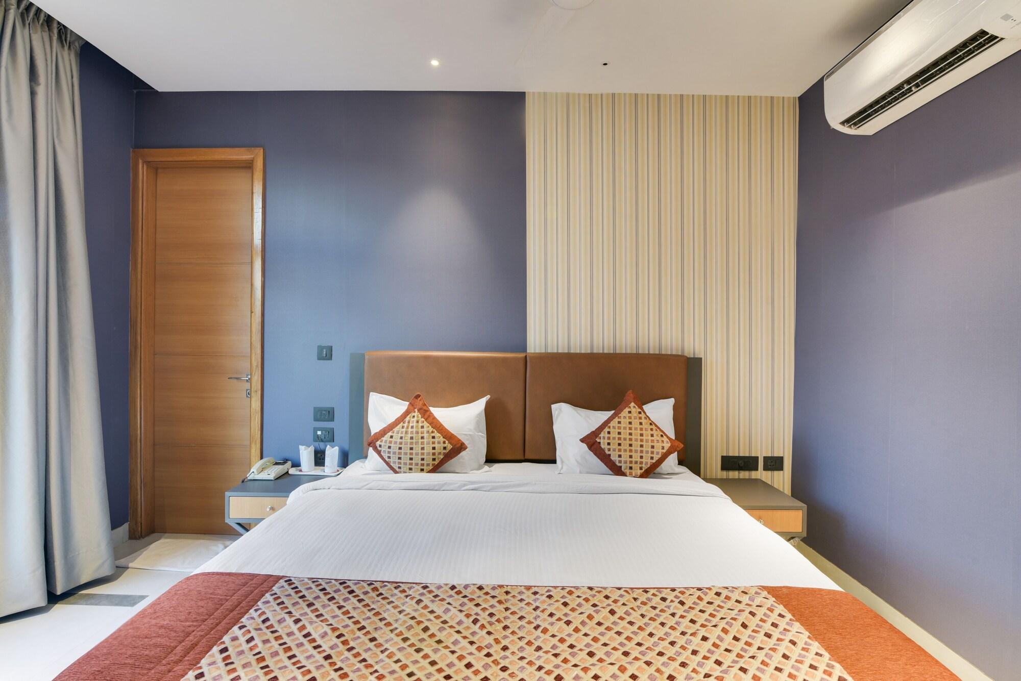 Hotel Bluestone Nehru Place By The Cosy Hotels New Delhi Exterior photo