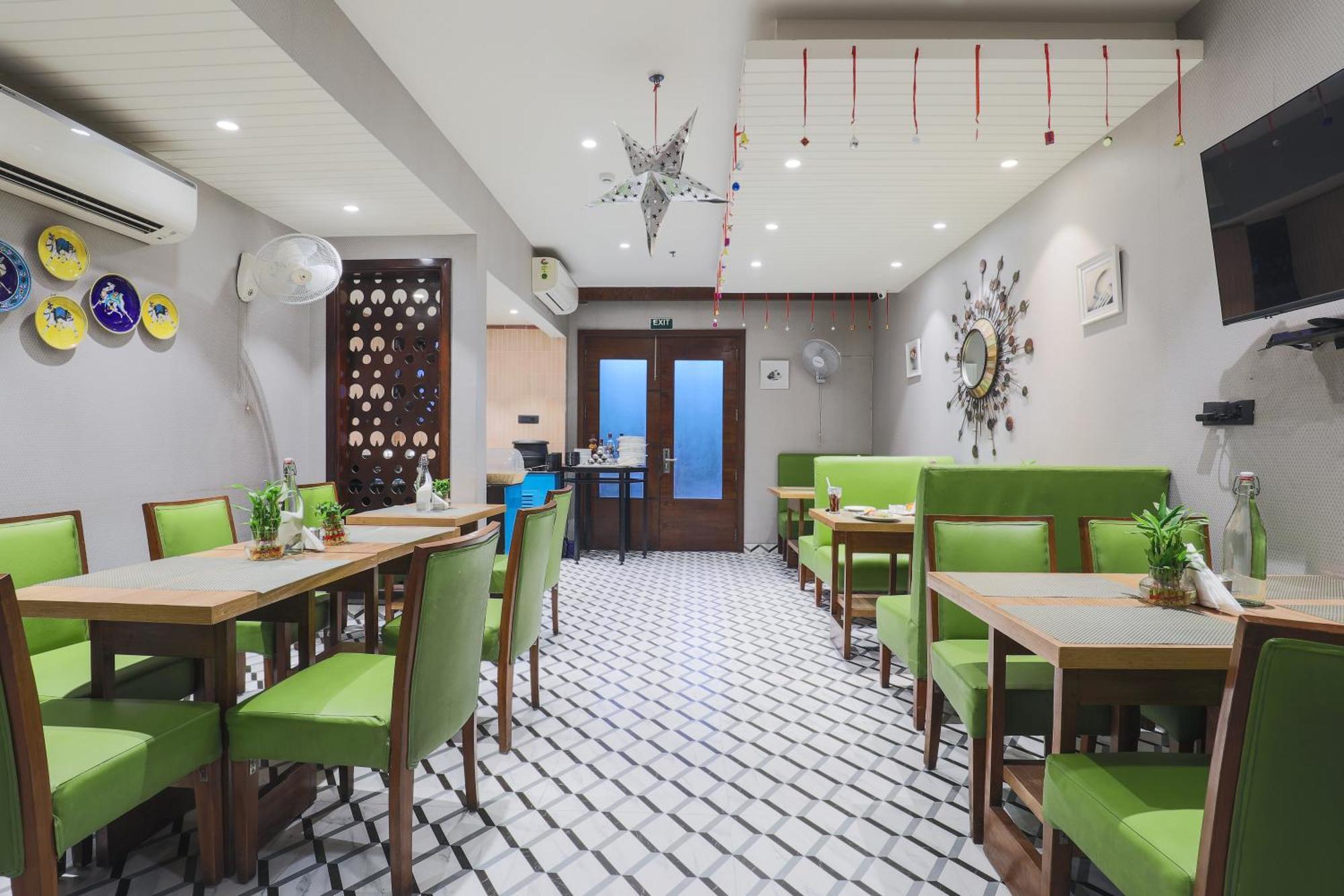 Hotel Bluestone Nehru Place By The Cosy Hotels New Delhi Exterior photo