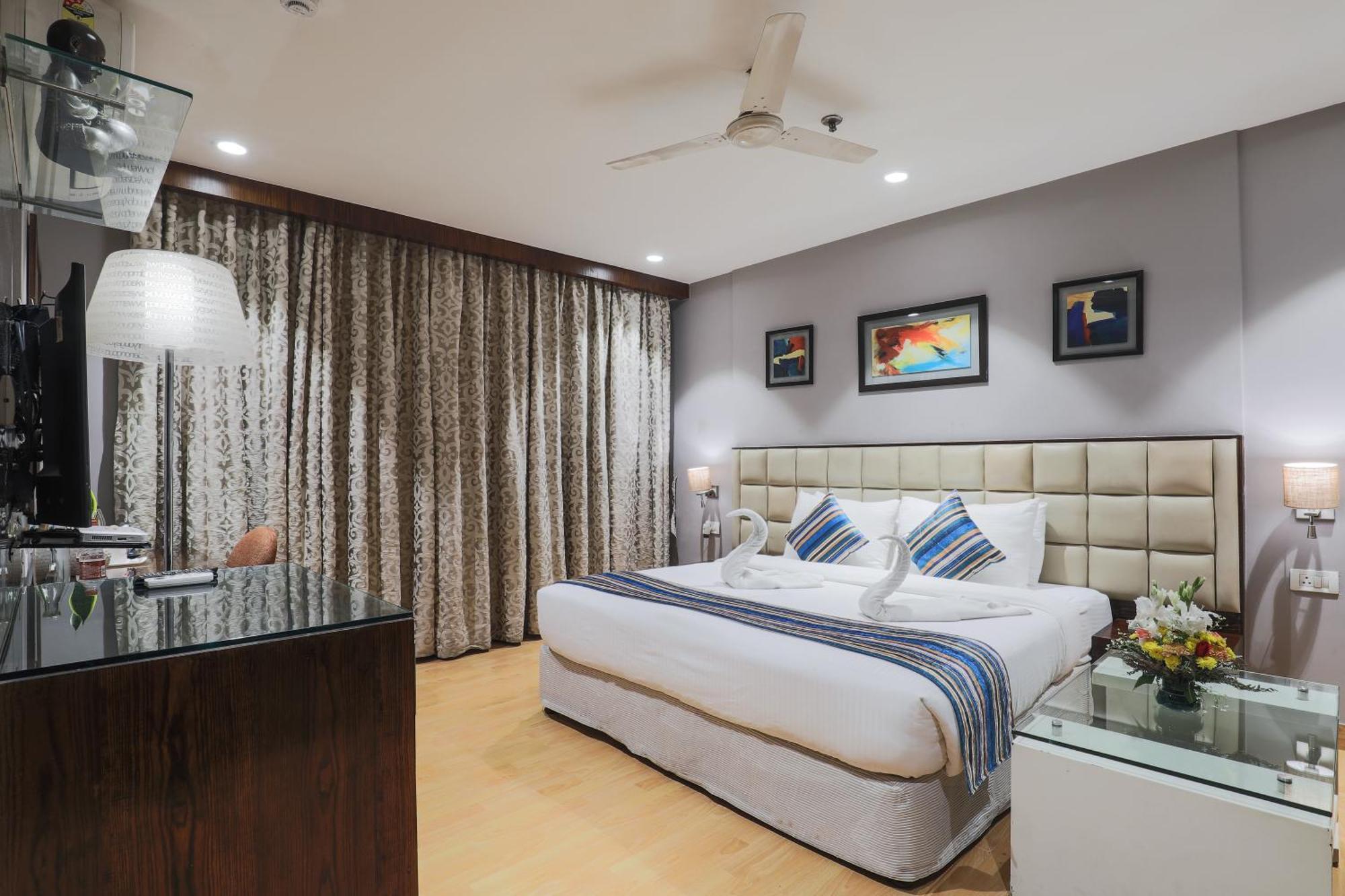 Hotel Bluestone Nehru Place By The Cosy Hotels New Delhi Exterior photo