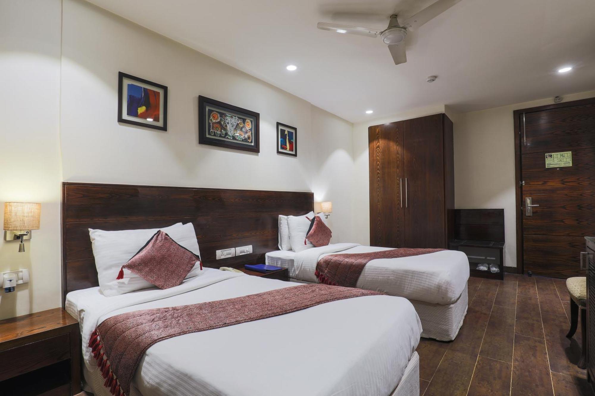 Hotel Bluestone Nehru Place By The Cosy Hotels New Delhi Exterior photo