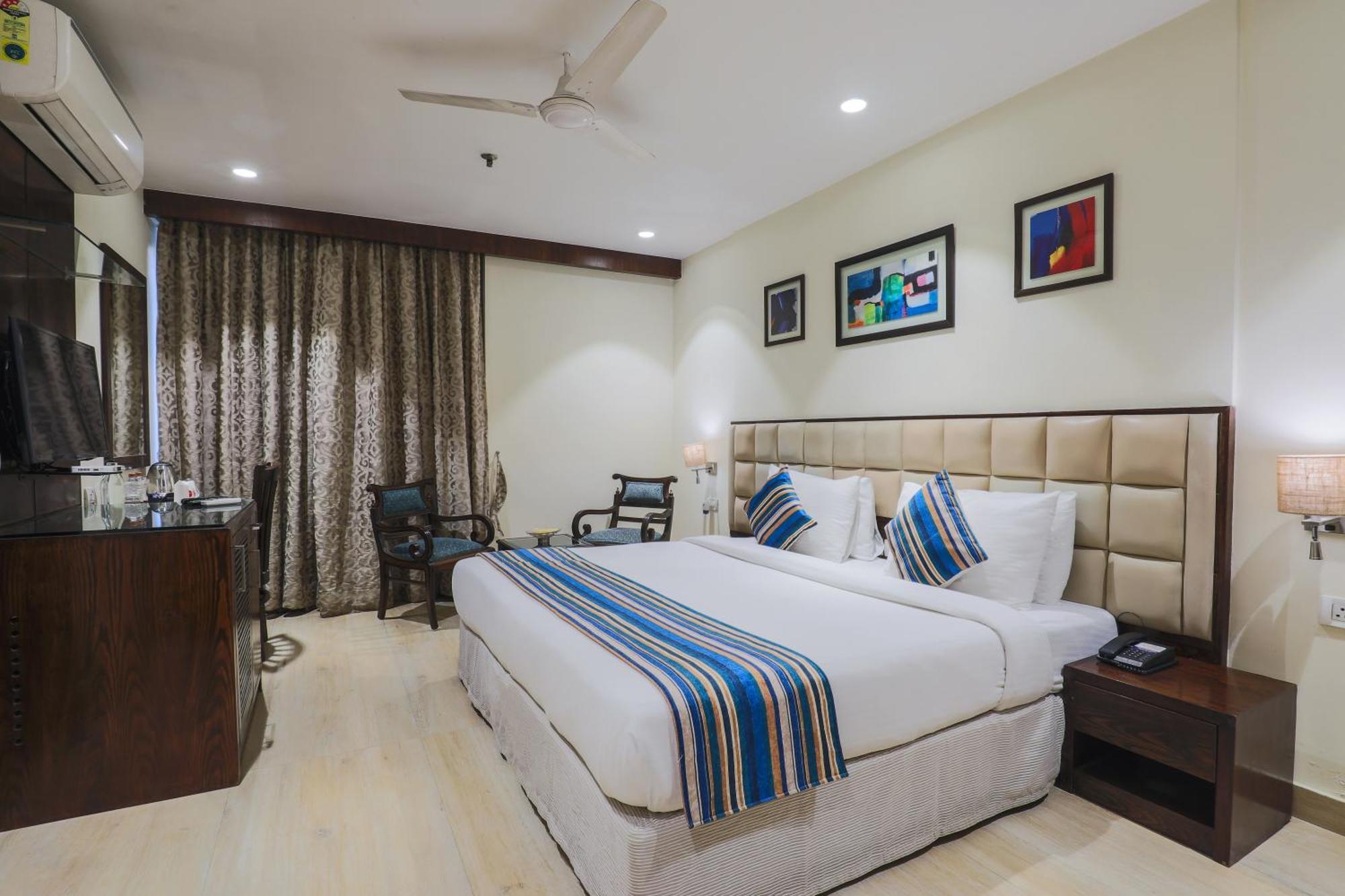 Hotel Bluestone Nehru Place By The Cosy Hotels New Delhi Exterior photo
