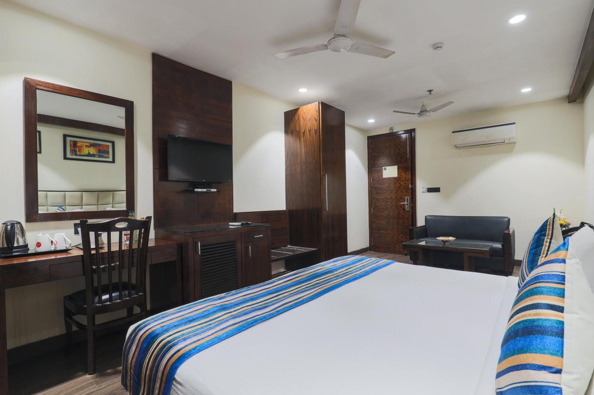 Hotel Bluestone Nehru Place By The Cosy Hotels New Delhi Exterior photo