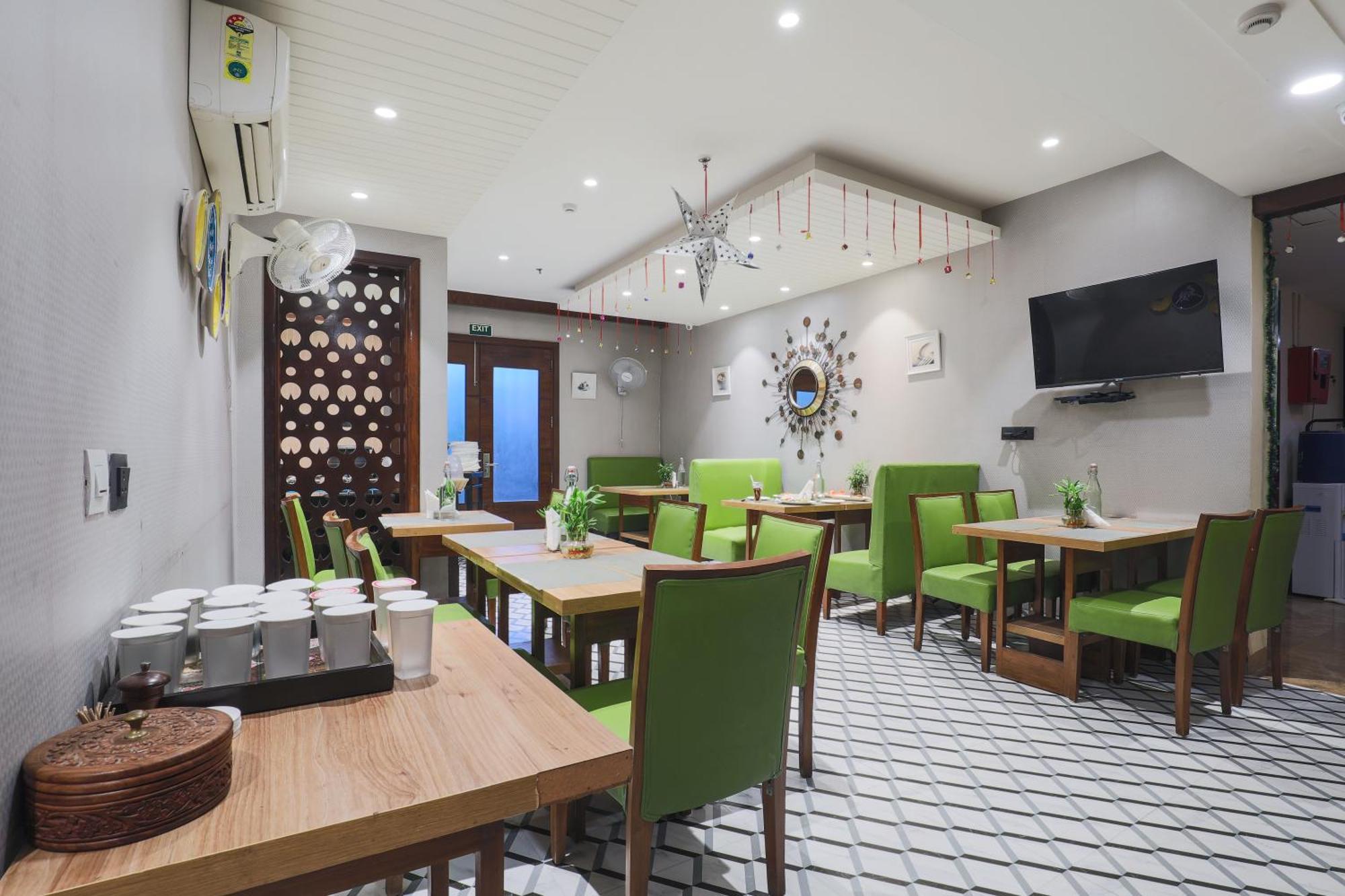 Hotel Bluestone Nehru Place By The Cosy Hotels New Delhi Exterior photo