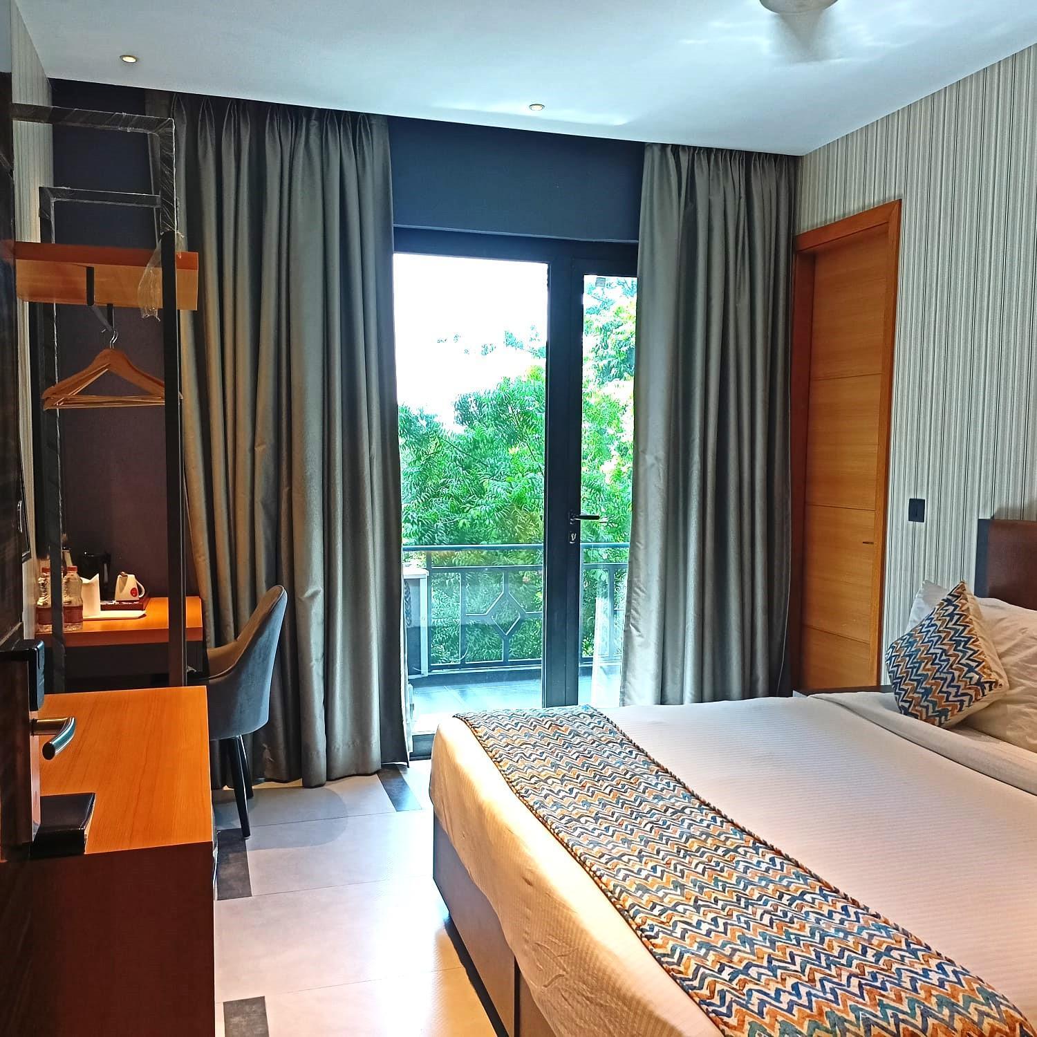 Hotel Bluestone Nehru Place By The Cosy Hotels New Delhi Exterior photo