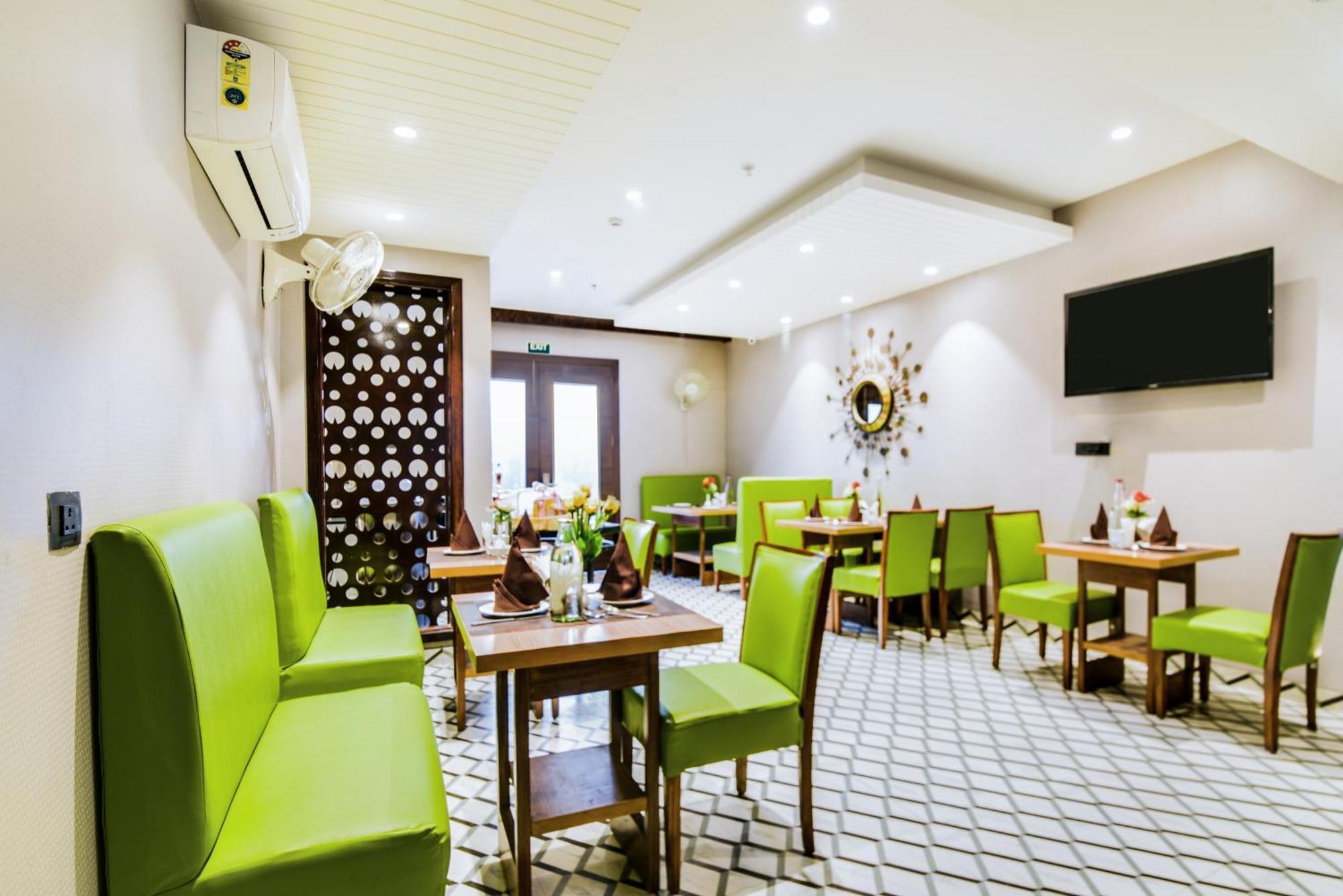 Hotel Bluestone Nehru Place By The Cosy Hotels New Delhi Exterior photo