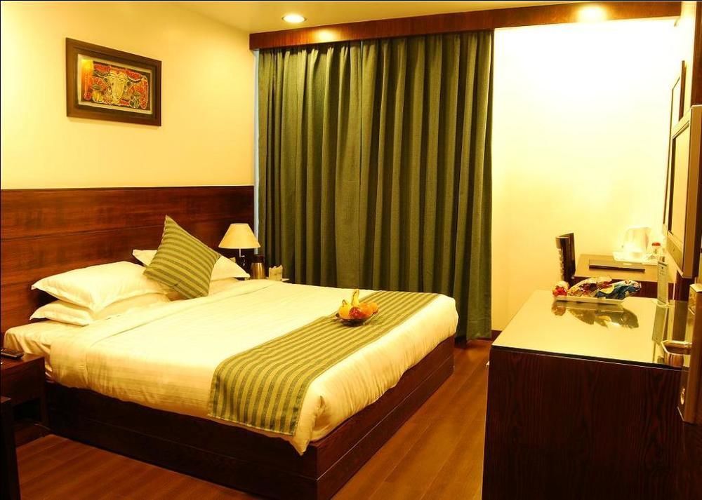 Hotel Bluestone Nehru Place By The Cosy Hotels New Delhi Exterior photo
